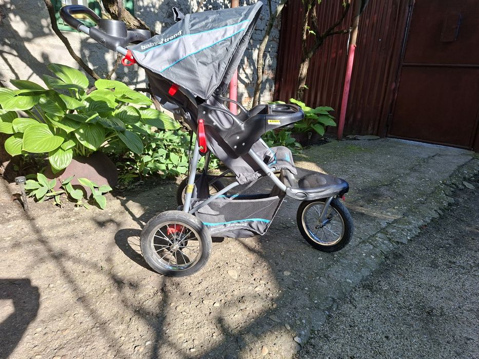 Vând cărucior pt copii stare foarte buna