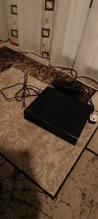 Vând Xbox one  în stare perfecta
