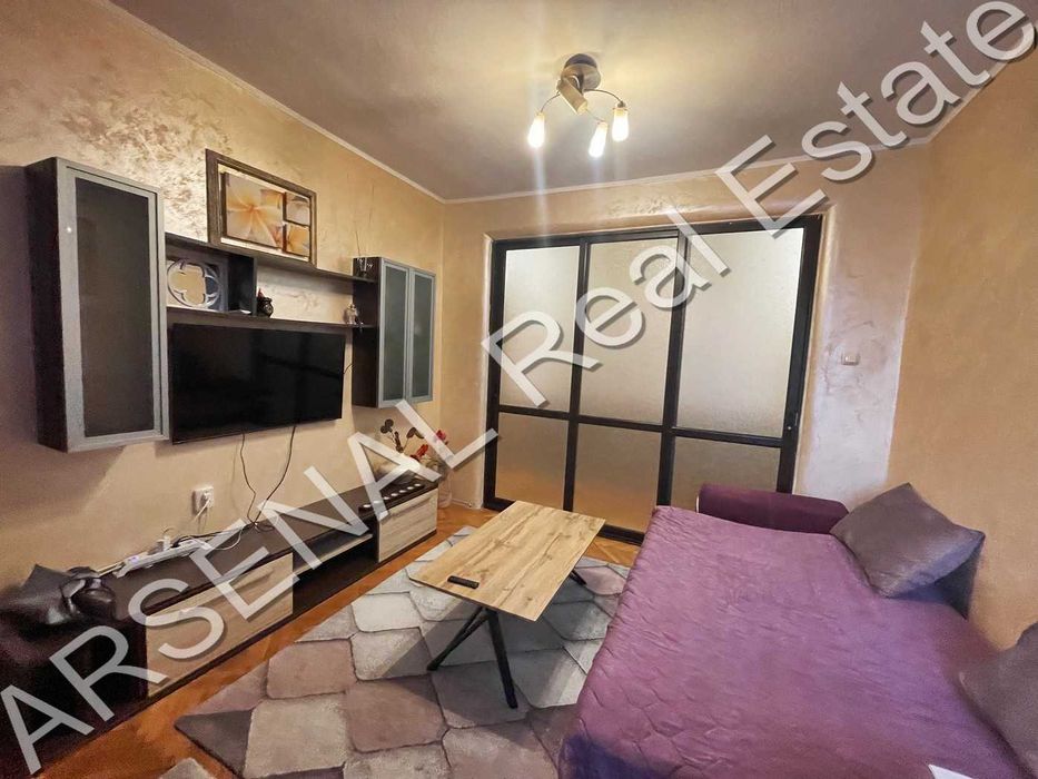 Дава се под наем Двустаен апартамент в София, Център - 60 кв.м за 473.79 € - Снимка #2