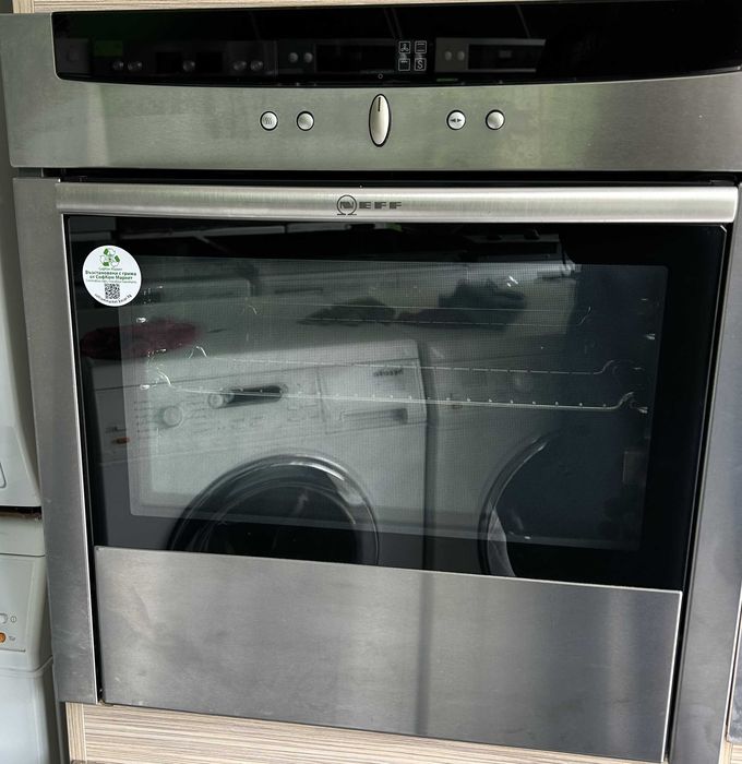 Фурна за вграждане Neff Mega SH4624N Slide&Hide - с прибираща се врата