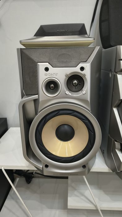Sony RXD8S с оригинални те си Тонколони