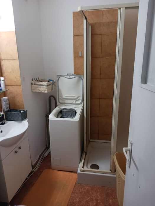 Inchiriez  garsoniera in Oradea zona Dacia