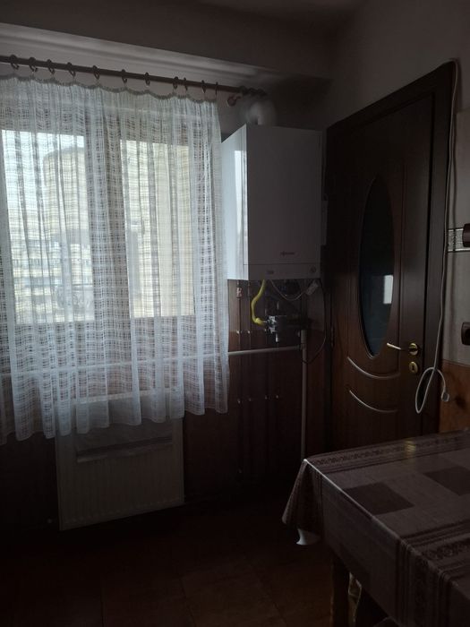 Vând apartament 3 camere