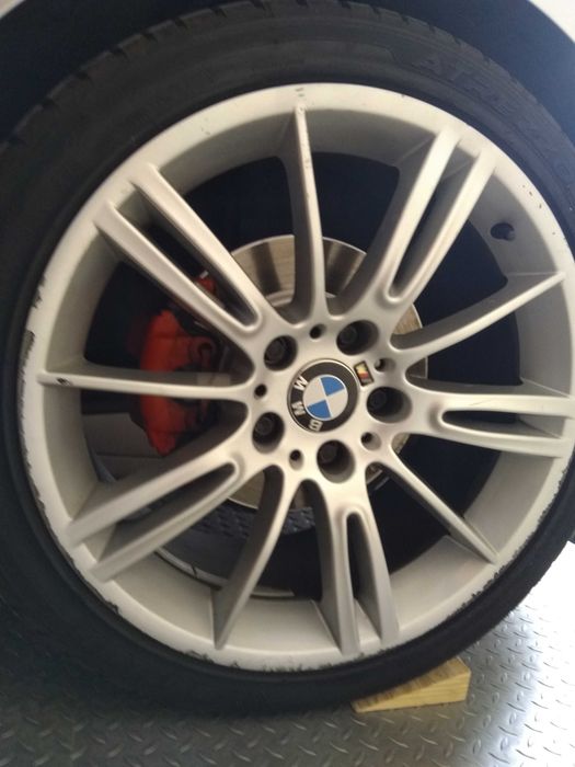 Продавам джанти за BMW 3-series Style 193, Спорт пакет 8J 18' ЕТ34 и 8,5J 18' ЕТ37 5х120 централен отвор 72,6 с гуми 225/40/18' и 255/35/18' ДОТ хх23.