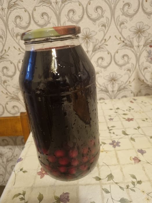 Продается Компот из дачной вишни