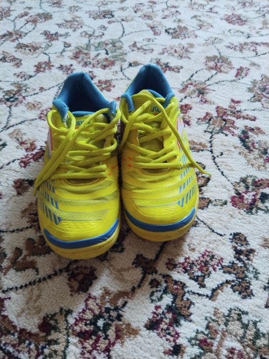 Продам футзалки joma