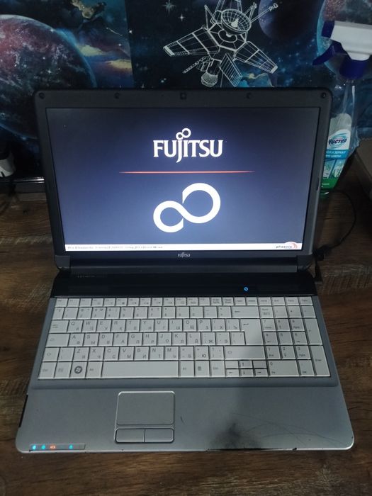 Продам ноутбук Fujitsu i3