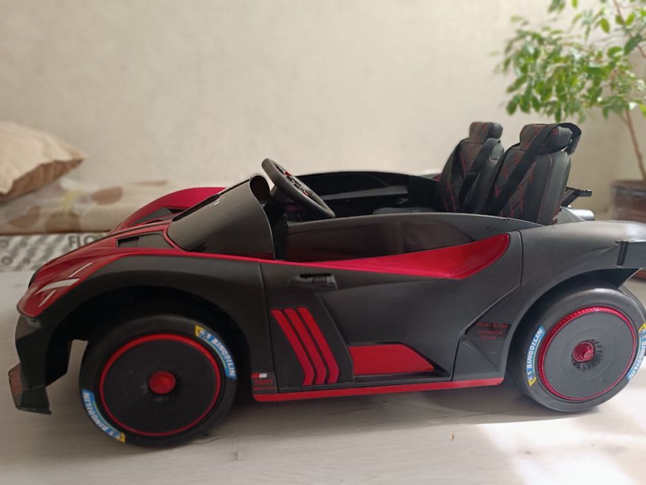 Детская машина на пульте управления и без него