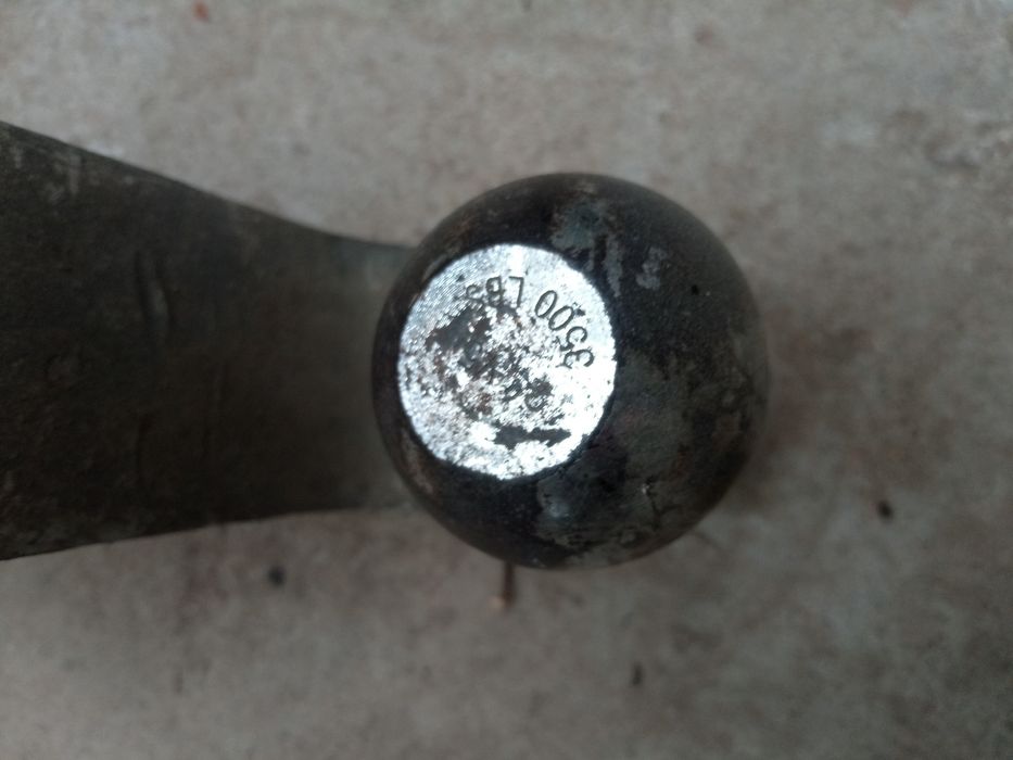 Фаркоп для внедорожника с шариком на 3500Lbs (1.5тонн)