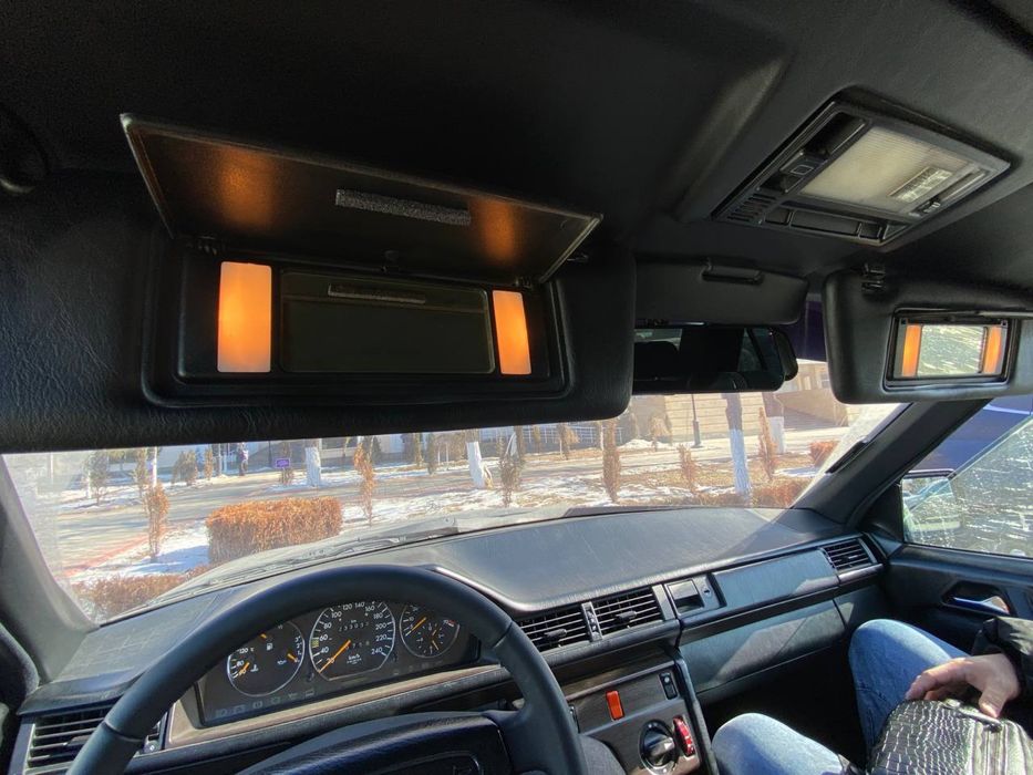 Мерседес Бенс W124