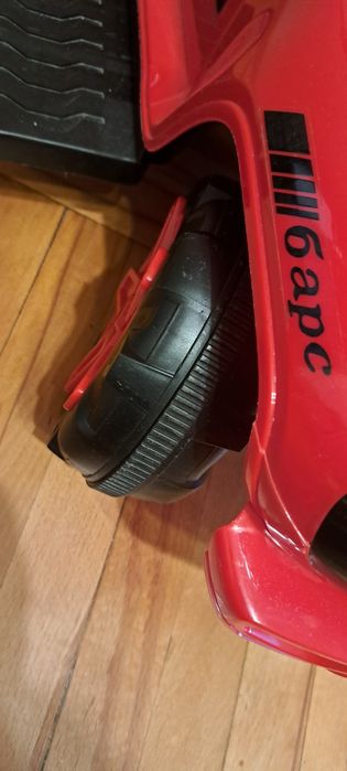 Продам детскую машину - каталку. Новая