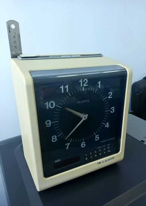 Ceas de pontaj Nippo