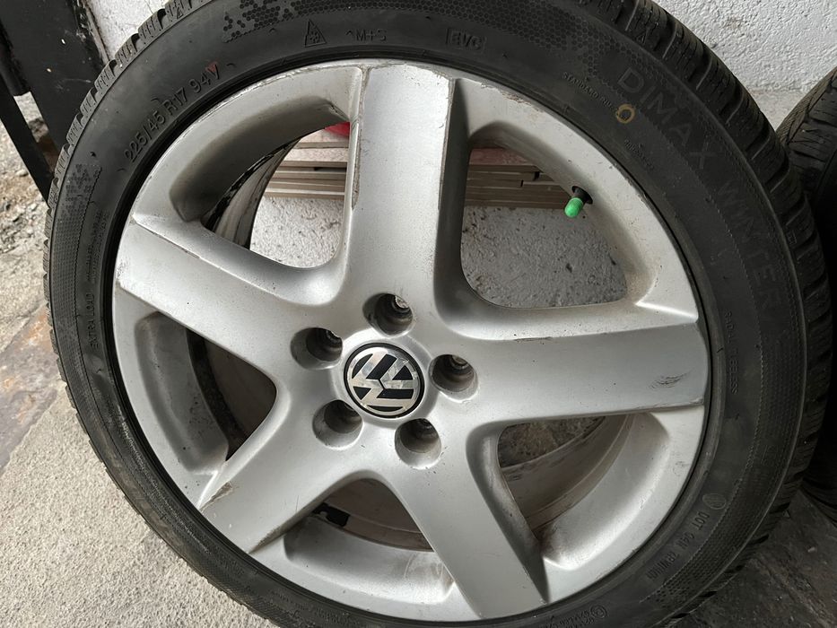 Джанти с гуми,гумите са дот 24