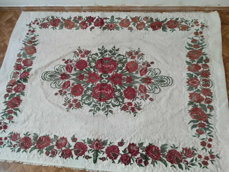 Покрывало толстое.