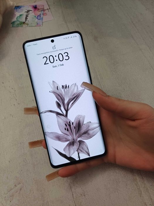 Телефон Vivo v25 pro