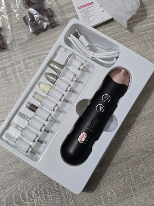 Set electric pentru pedichiură și manichiură – 5 viteze, LED, negru