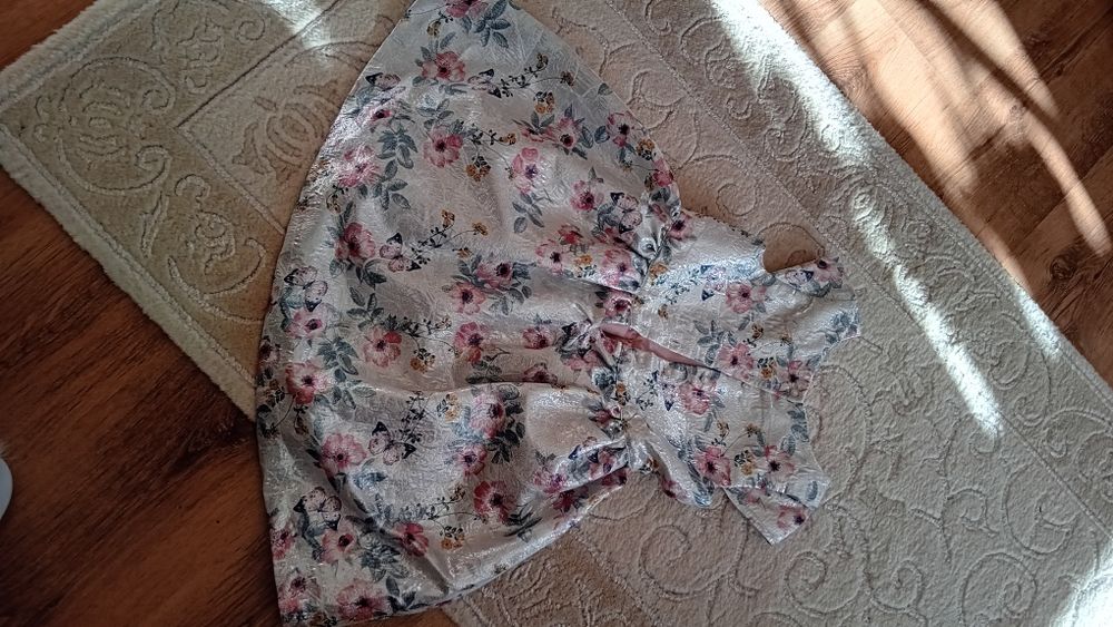 Rochiță lucioasă H&M pt 6-8 ani