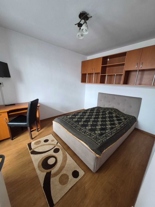 Proprietar inchiriez apartament  cu 2 camere