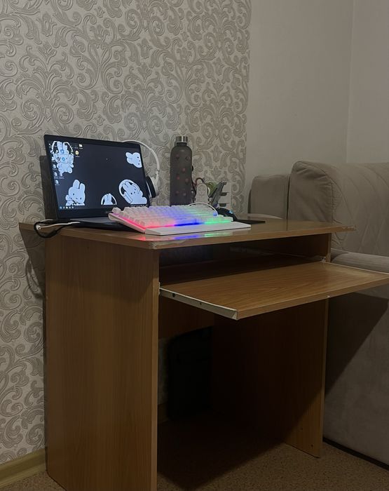 Стол компьютерный, 80,5х60,5см