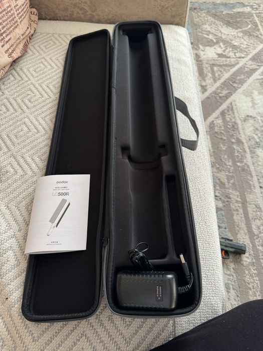 Продам постоянный свет Godox lc500r