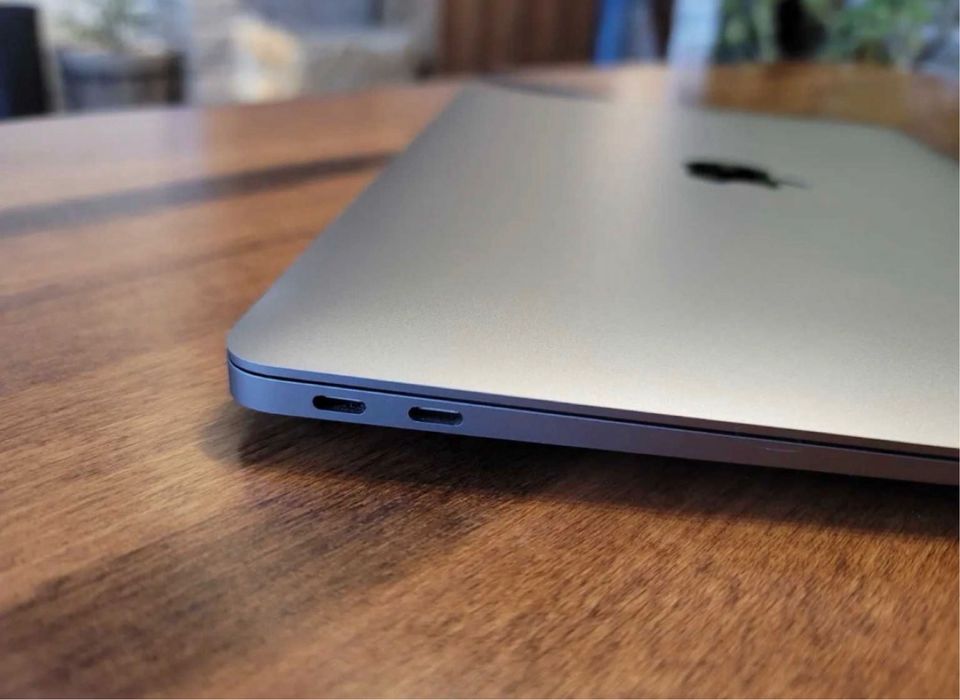 13” Macbook Air 2021 • 97 % Bateria • 256 gb
