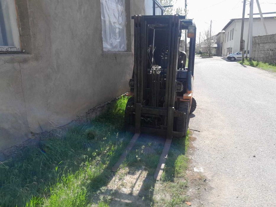 Продам кару вилочный погрузчик