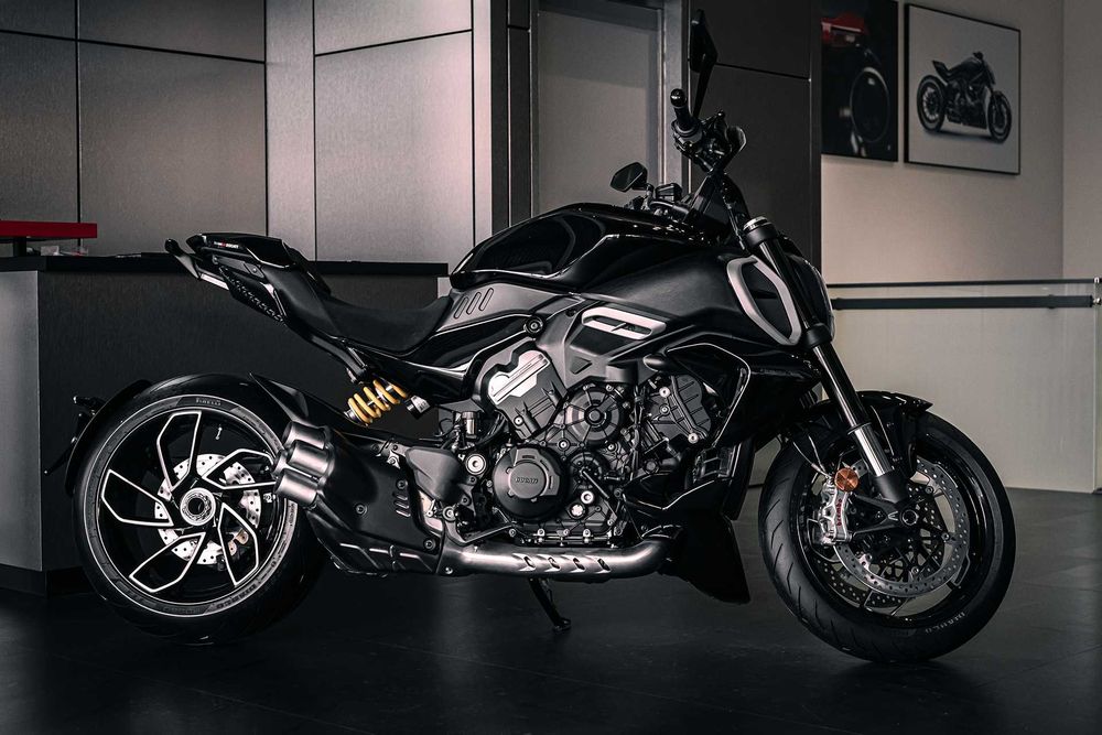 Круизёр Ducati Diavel V4 от официального дилера