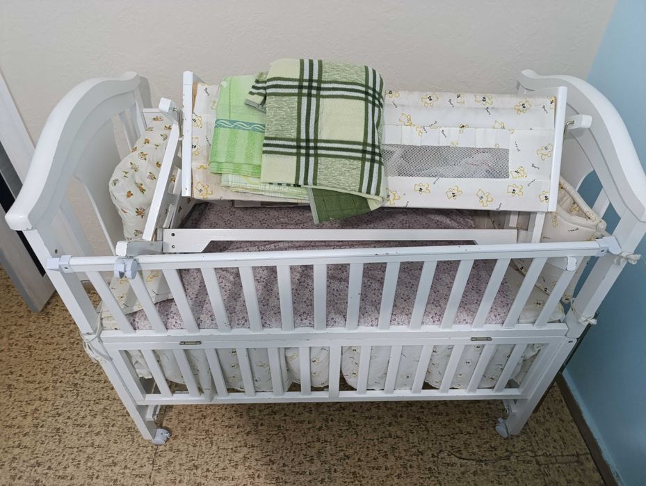 Детская кроватка