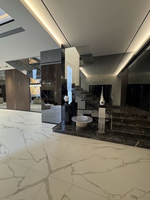 Продаётся шикарный Hl-Tech дом.