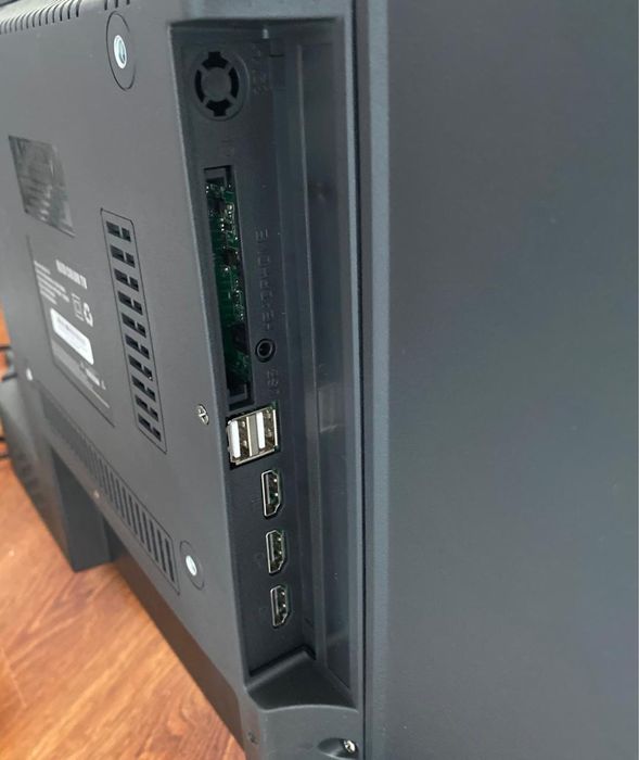 Продам обсалютно новый ТВ LG 32”