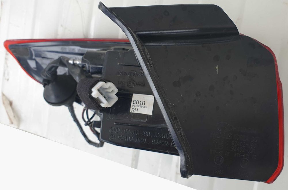 Оригинален Десен стоп Хюндай Кона – (вътрешна + външна част) 2017–2020