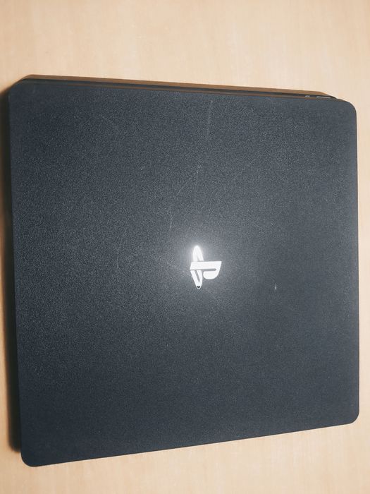 Playstation 4 2 джойстика 4 диска с игрой