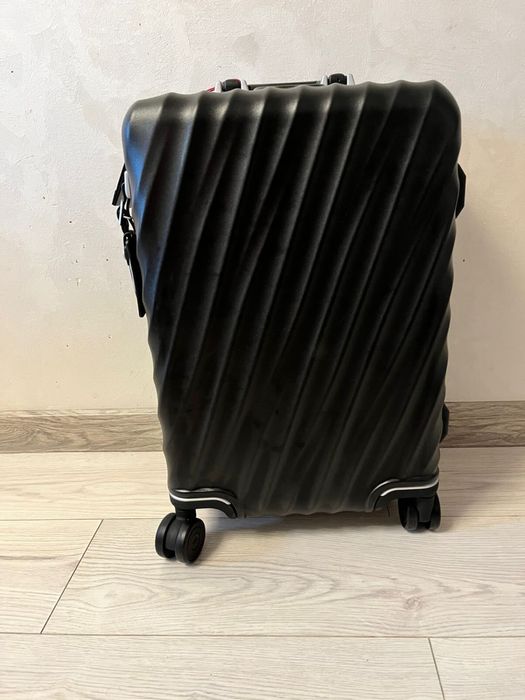 Продам чемодан TUMI НОВЫЙ