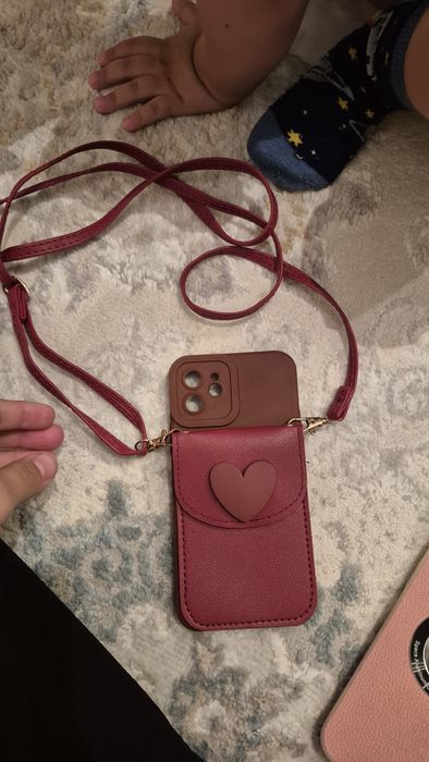 чехлы на iPhone 12