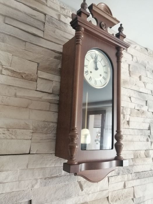 Продавам часовник