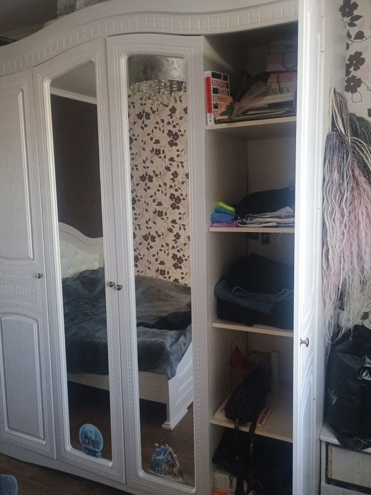Срочно! Шкаф для одежды.