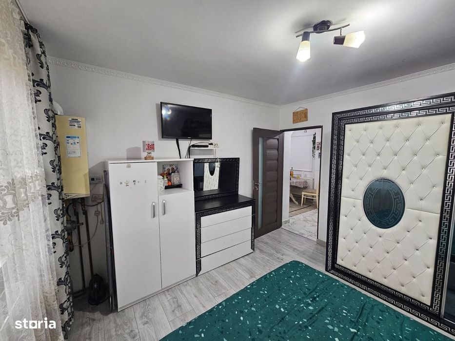 Apartament cu 2 camere de vânzare în Curtea de Argeș.