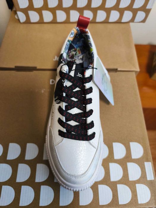 Desigual кецове.