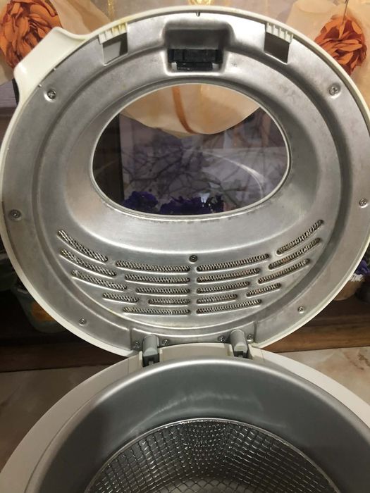 Продавам Фритюрник TEFAL SERIE f53-1 1600W