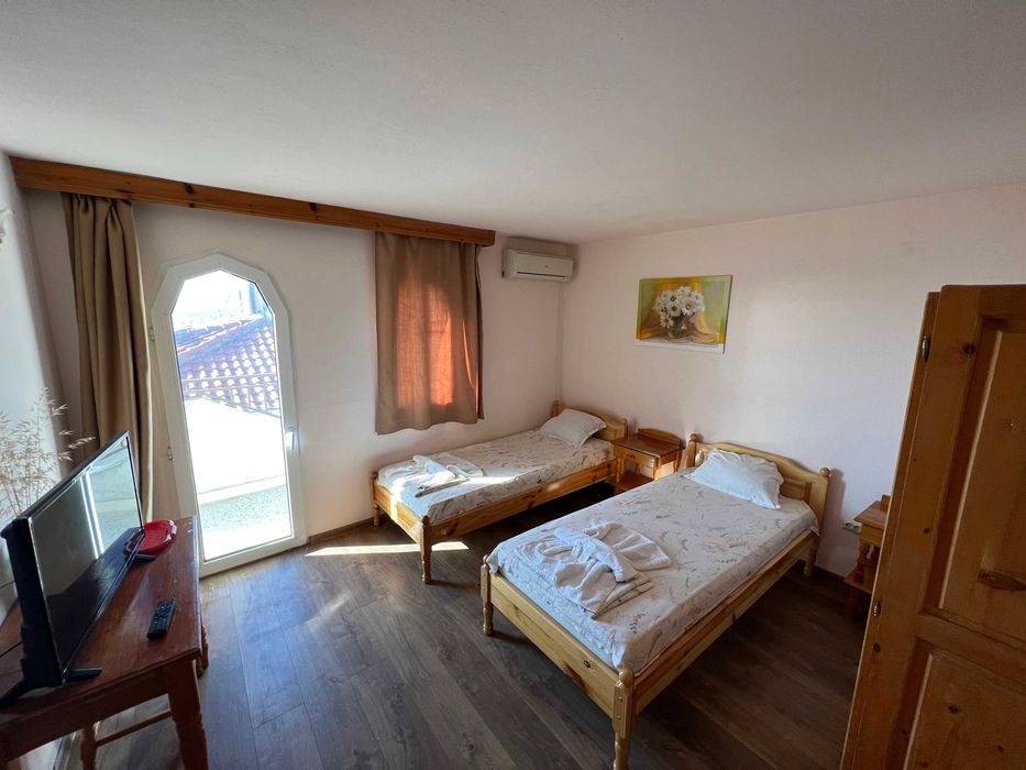 Хотел под наем за лято 2026 - удобен за групи и сезонни работници