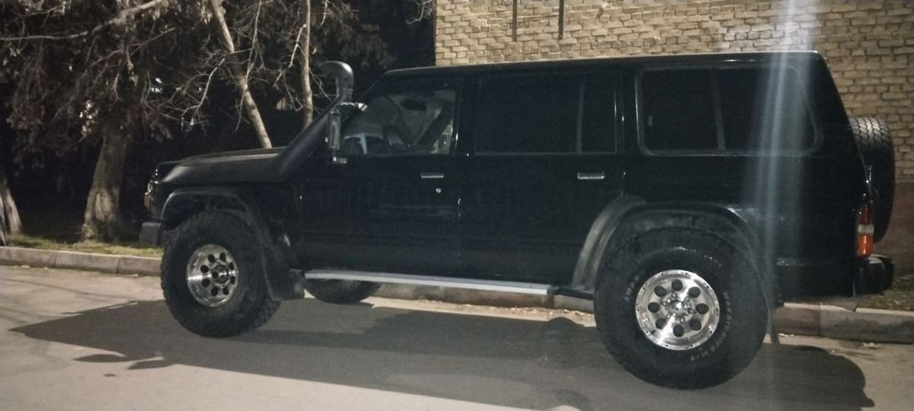 Продам Nissan PATROL Y60 TD42