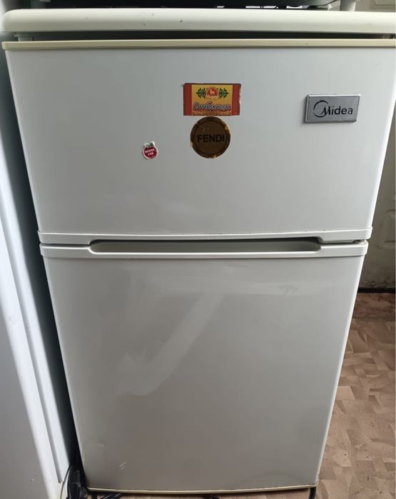 Холодильник  небольшой