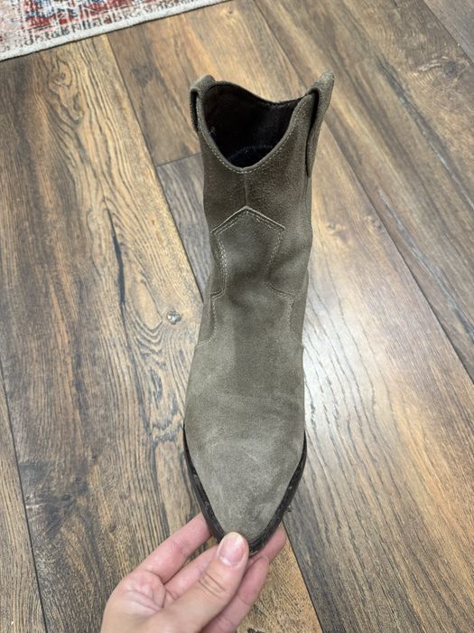 Продам замшевую обвуь