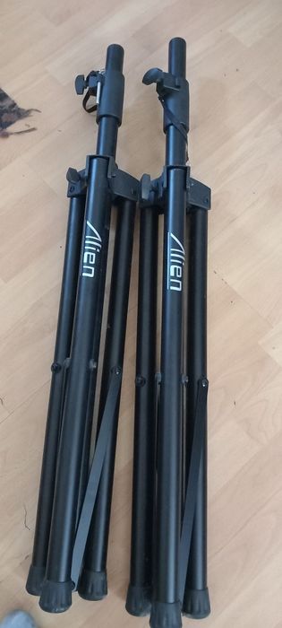 Vand subwoofer și stative