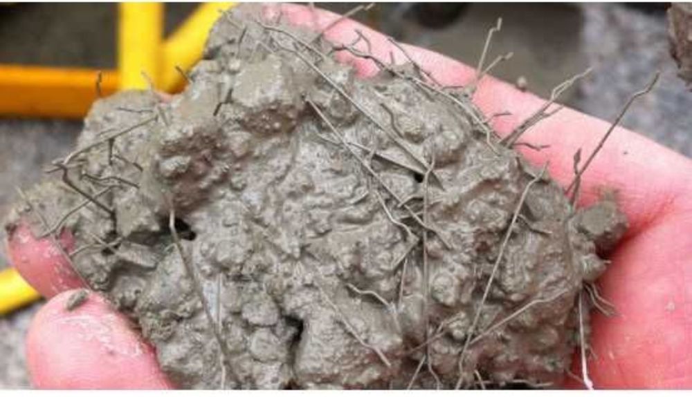 Fibră metalica pentru armarea betonului