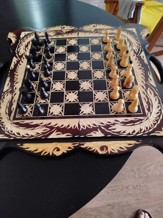 Продам нарды и шахматы 2в1