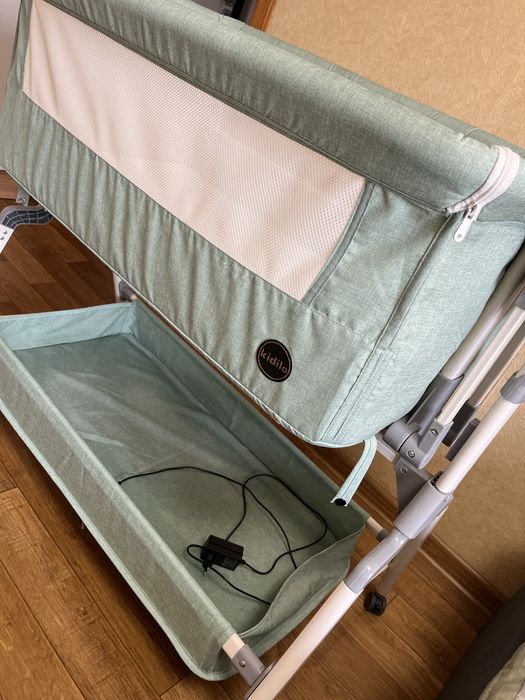 Кровать-манеж детская