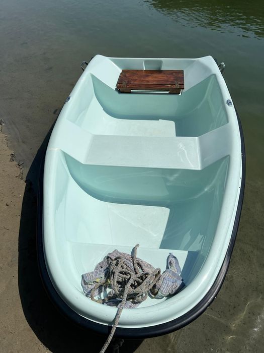 Barcă fibră cu motor