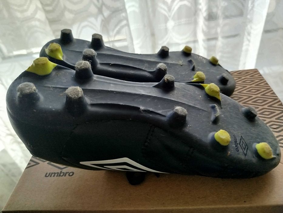 Футболни бутонки Umbro.