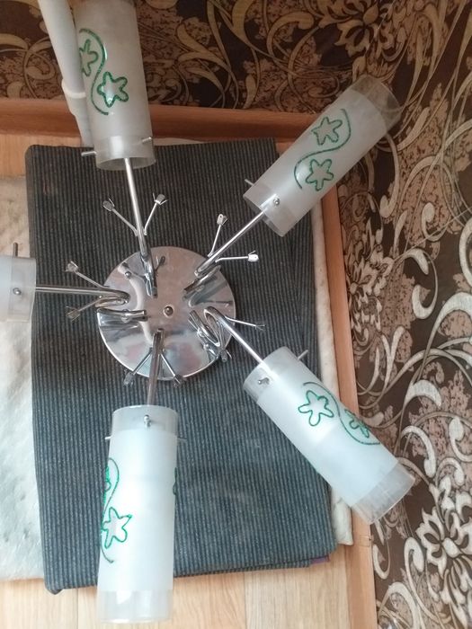 Продам люстру б/у